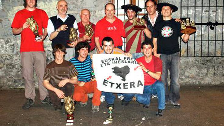 Jonkar Estefano eta Joseba Garcia Aralar tabernako txapeldunak musean