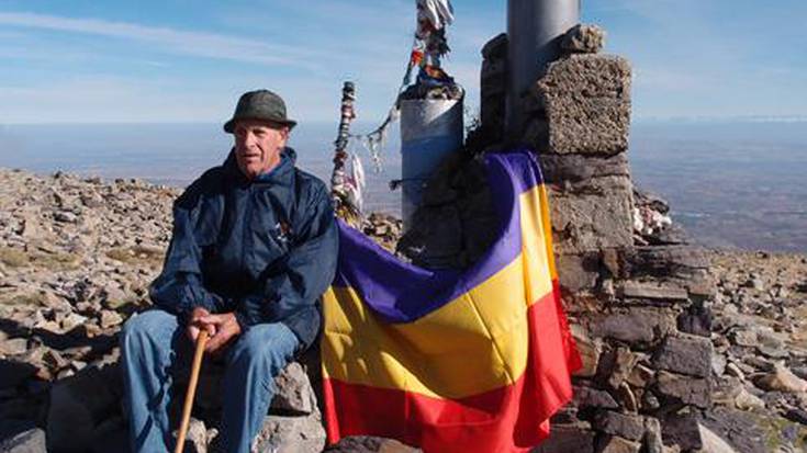 Moncayo gailurrean 82 urterekin, anaiaren errautsak bisitatzen