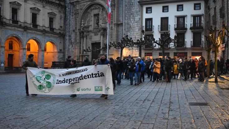 Jendetsua izen zen Independentzia Eguna, Hernanin