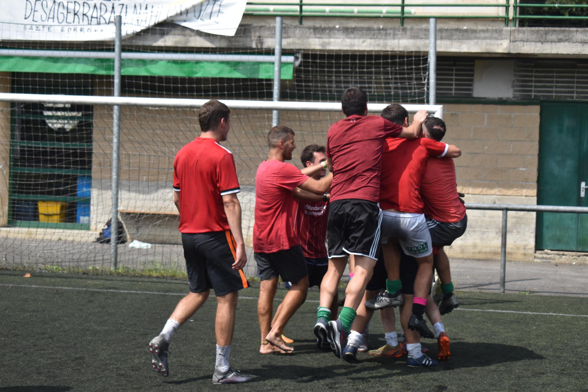 Abuztuaren 30ean jokatuko da presoen aldeko futbol 7 txapelketa