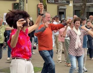 Erromeria alaia, Dantzari Astearen azkeneko egunean