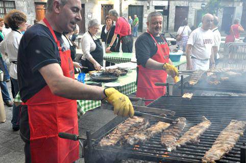 Haragi Festa, 
apetituz hartu zuten hernaniarrek