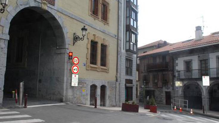 Kaxkoko auzo elkartea ez dago ados sarbidea kontrolatzeko sistemarekin