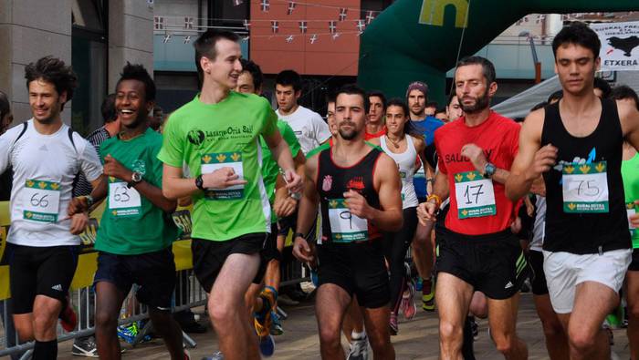 Bi nobedaderekin datoz jaiak:  auzo bazkaria eta arimen kalejira