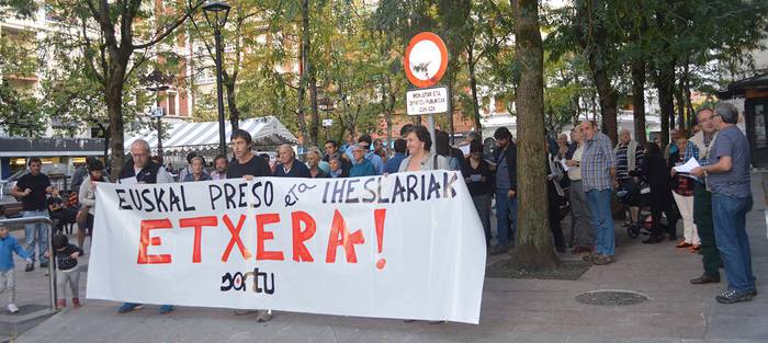 «Beharrezkoa da presoen eskubideen aldeko borroka indartzea»