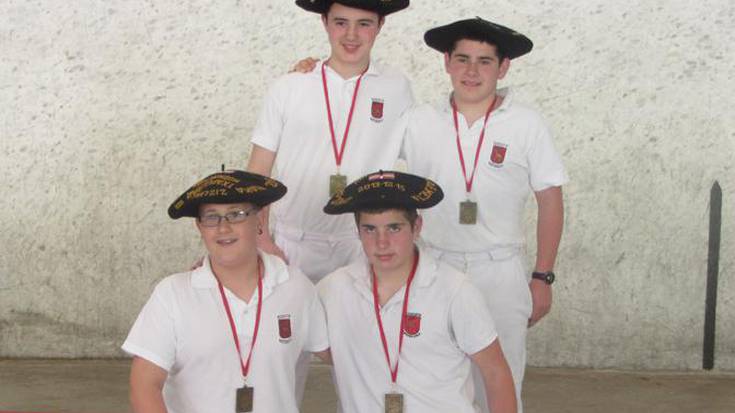 Lau txapela, Goizuetara