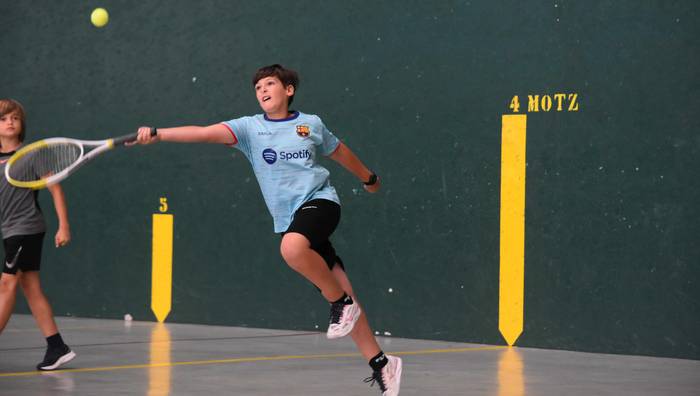 Pelota kolpeetatik, pedal kolpeetara: Santiomendiko Igoera jokatuko da gaur