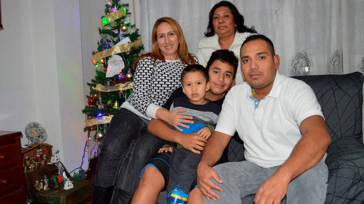 «Buñueloak eta natillak egiten ditugu, baina gaziak!»