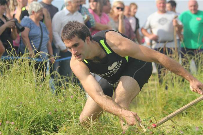 «Sentsazio oso onak dauzkat, baina bakarrik aritzea gauza bat da eta aurkariekin bestea»