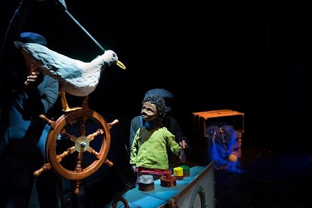 'Gure kanoa', oholtzan bihar, Zurrunka teatroaren eskutik