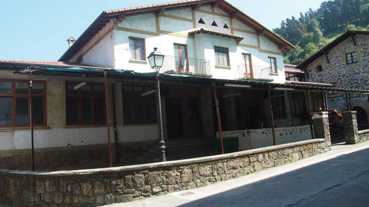 Ikastolako toldoa larunbatean jarriko da eta udara osoan egongo da bertan