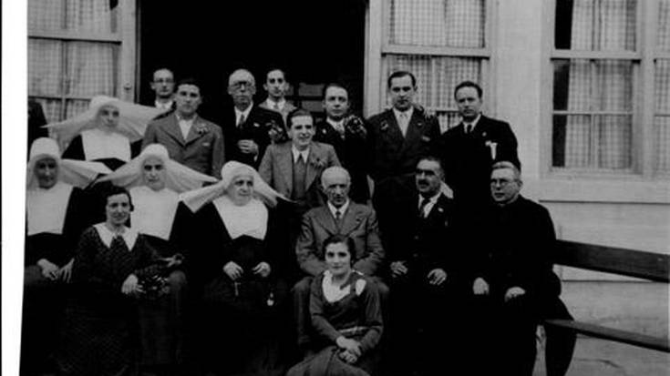 Benefizentzia etxea 
Bostehun urte aterik itxi gabe