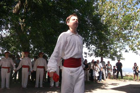 Generazioen arteko dantza, Santiomendin