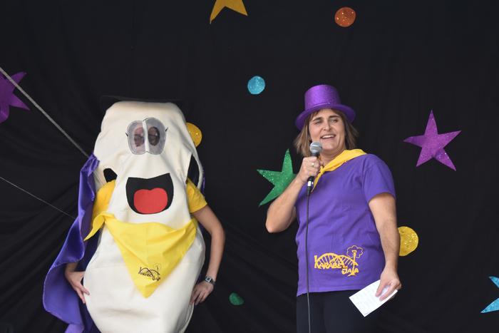 Bazkari herrikoi baten bueltan elkartuko dira Karabelgo Jaietako egun haundian