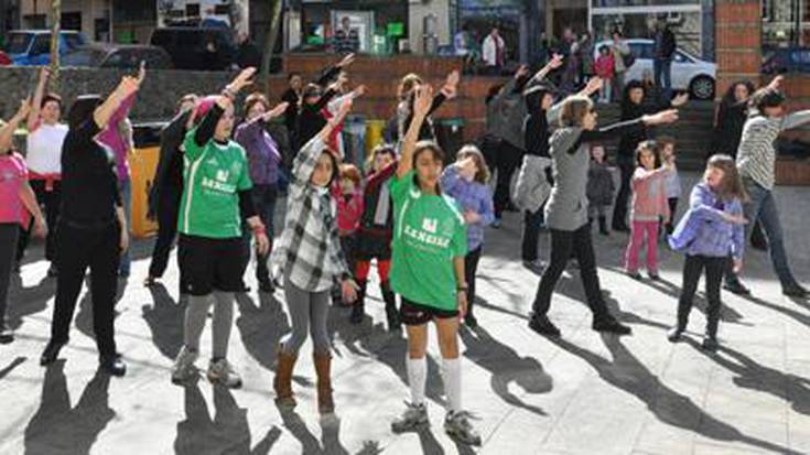 Hernani ere prest, Zubietako Flash Mob erraldoirako