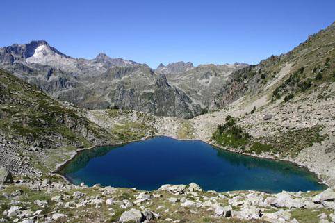 Pirineoko Parke Naturalaren barruan, 
Iboien ibilbidea egiteko aukera uztaila amaieran
