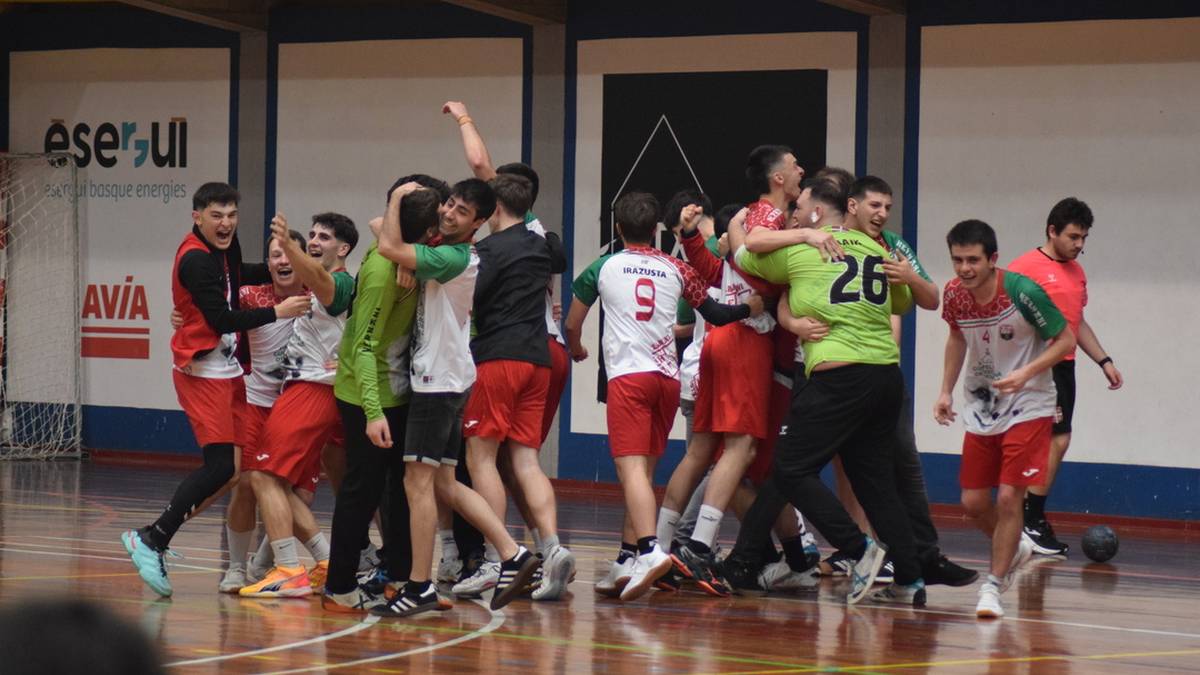 Hernaniren igoera lehenengo mailara, iruditan