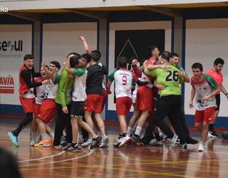 Hernaniren igoera lehenengo mailara, iruditan