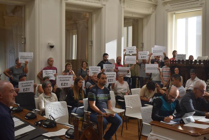 Hernaniko Udalaren eta Ekotraderen hitzarmena onartu zuten Iraileko pleno tirabiratsuan