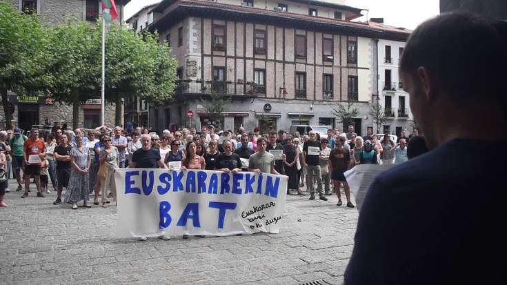 «Ez diogu uko egingo euskeraz aritzeari eta euskerak behar duen justiziari»