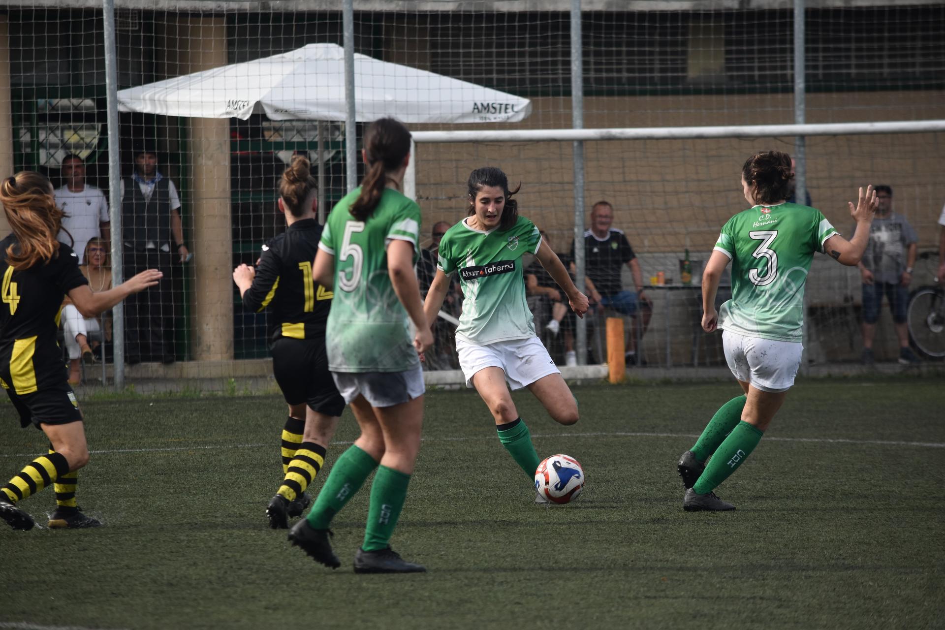 Etxean jokatzen dutela baliatuta, aurkari zailen kontra puntuak pilatzen saiatuko dira futbol talde nagusiak