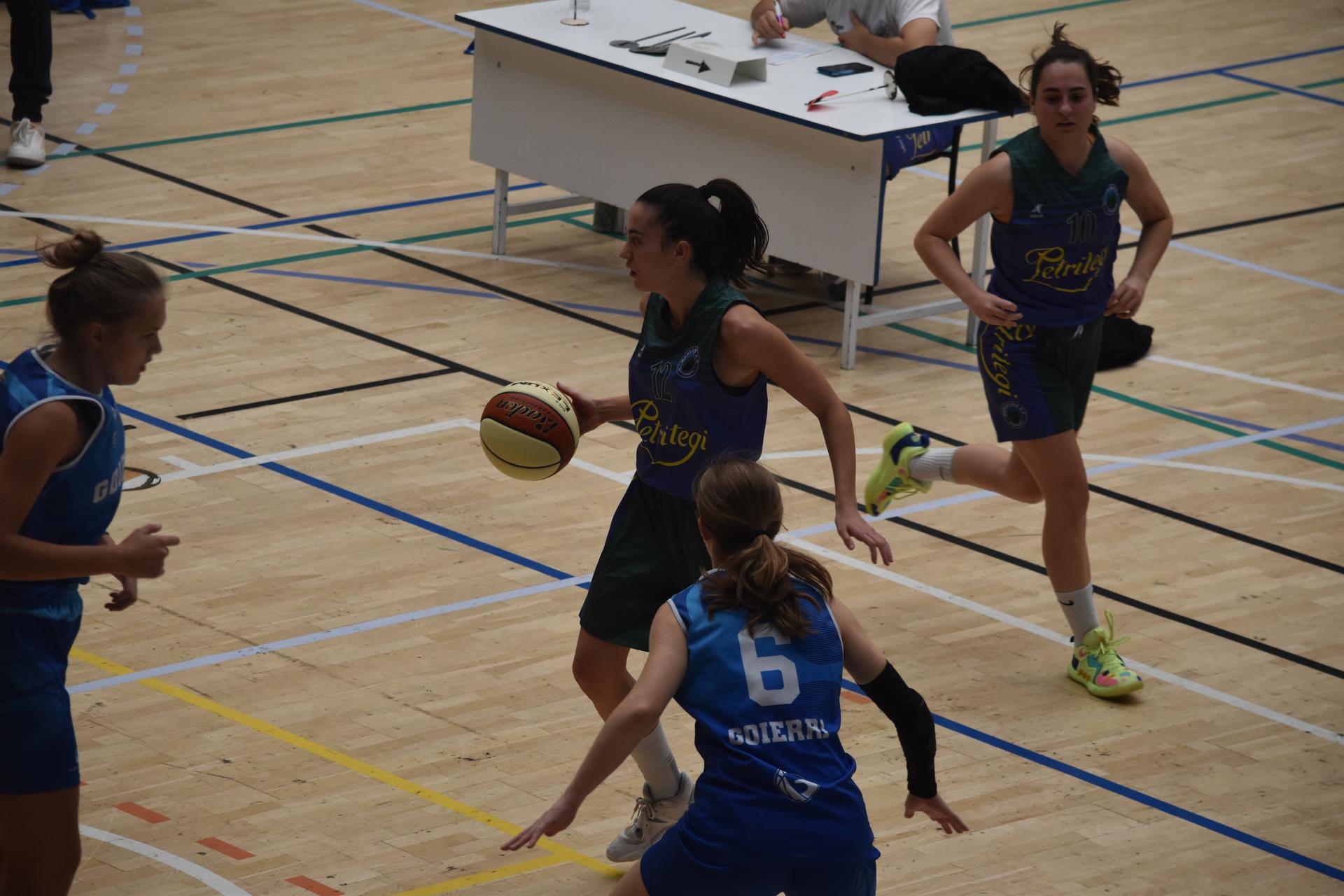 Mundarroko mutilek bakarrik  lortu dute garaipena asteburuan