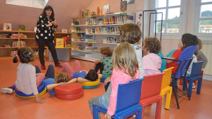 Haur eta familiak, liburu artean