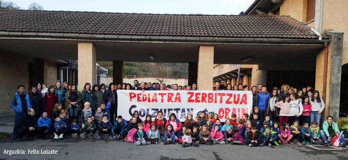 Zerbitzua berrezartzeko lanean, herritarrak