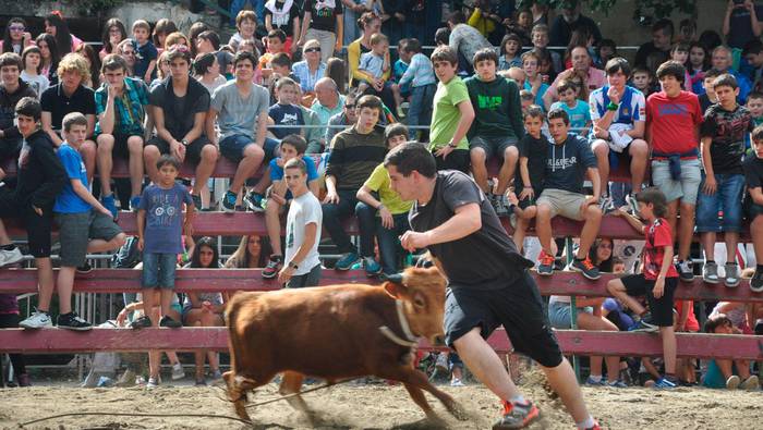 Atzo musika, eta gaur festa zoroa!