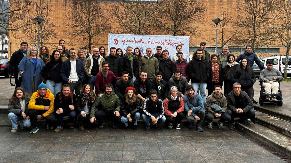 Bailarako lau talde, bueltan den Herriarteko Bertsolari Txapelketan