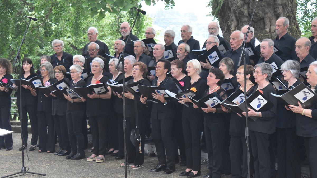 Musika eta kirola, San Joanei begira motorrak berotzen jarraitzeko