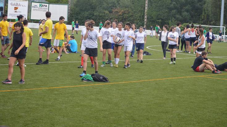 16 talde futbolean eta 140 lagun ­bazkaltzen