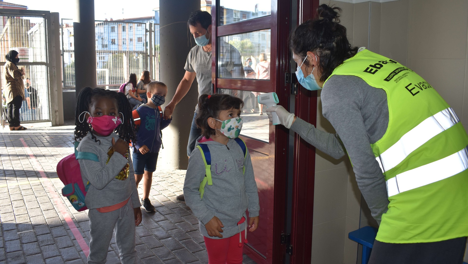 Maskarillak eta tarteak protagonista, eskolara bueltan