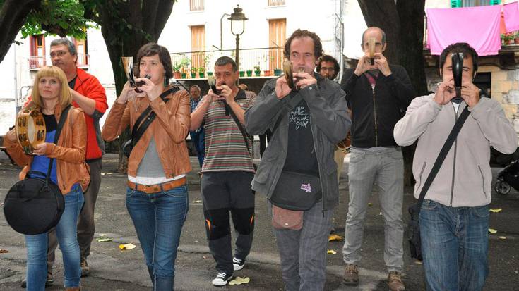 Euskal Herriko albokariak bilduko dira Hernanin