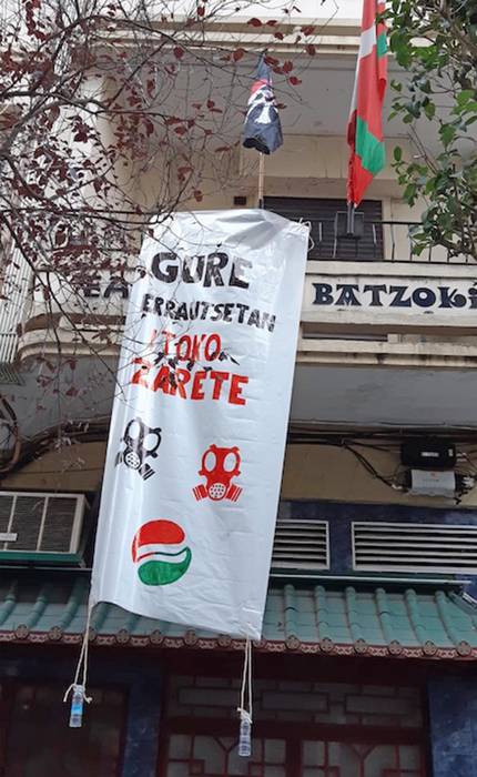 «Hernaniko EAJ-PNVren egoitza inbaditu dute intoleranteek»