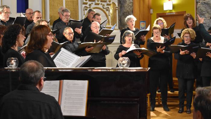 Abestien bitartez munduan zehar bidaia egingo dute hernaniarrek gaur, Kantuz Egunarekin