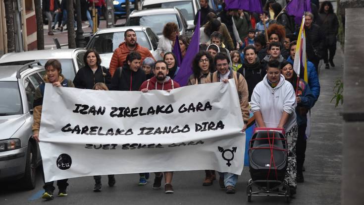 Trans ikusgarritasuna aldarrikatzeko manifestazioa egingo dute gaur Hernanin, 'Zistema irauli' lelopean