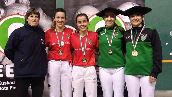 Irazustabarrenak eta Galdosek jantzi dute Euskal Herriko txapela