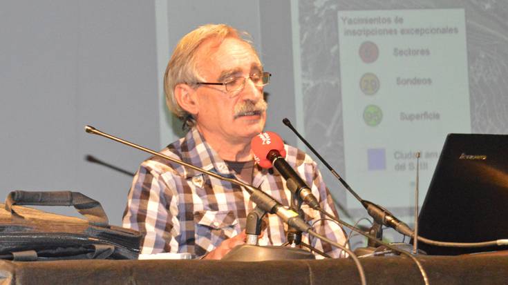 «Badira 350 bat toponimo, Sardinian eta hemen berdin-berdinak direnak»