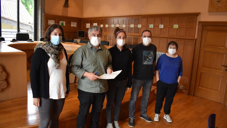 Autobus zerbitzu berria etzi jarriko da martxan, «%25eko murrizketarekin»