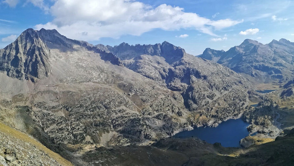 Asteburupasa Pirinioetako paraje ederretan, Balaitus parez pare dugula