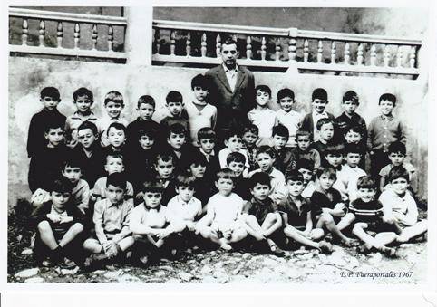 Portalez-kanpoko 1967ko ikasleek bazkaria, garai zaharrak berritzeko
