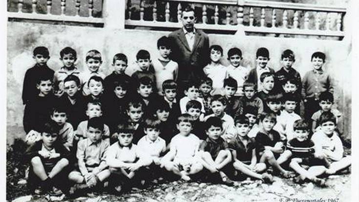 Portalez-kanpoko 1967ko ikasleek bazkaria, garai zaharrak berritzeko