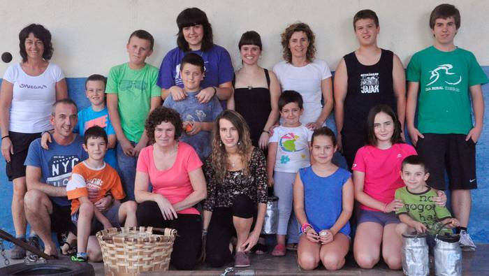 Gozatu ederra hartu zuten auzoko lagunekin!