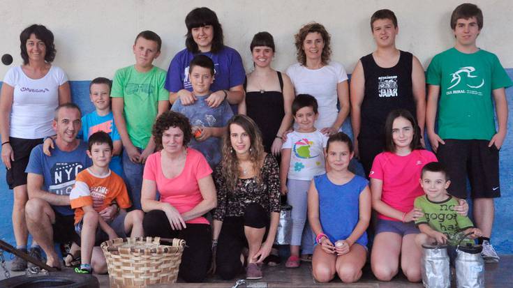 Gozatu ederra hartu zuten auzoko lagunekin!