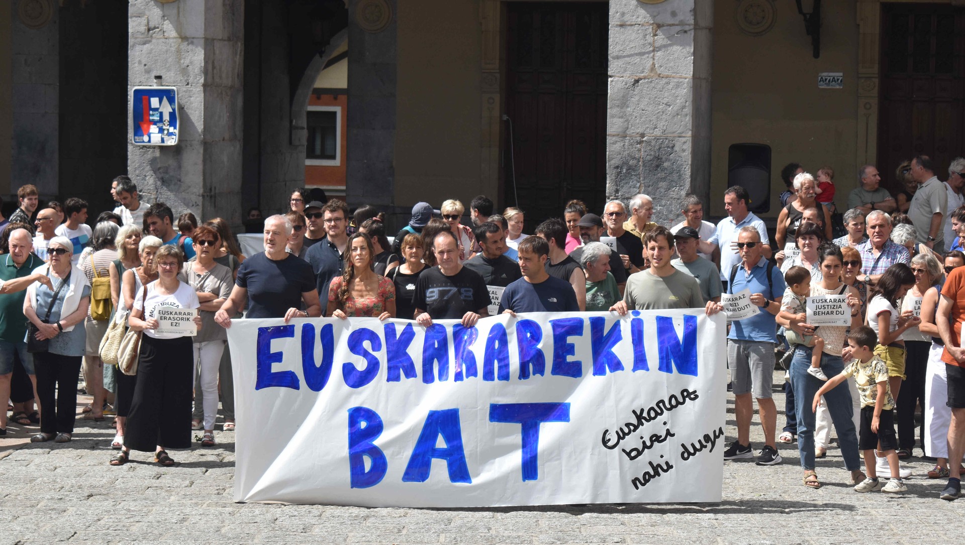 Elkarretaratze jendetsuak, «euskerak behar duen justizia» aldarrikatzeko