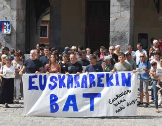Elkarretaratze jendetsuak, «euskerak behar duen justizia» aldarrikatzeko