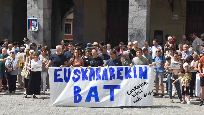 Elkarretaratze jendetsuak, «euskerak behar duen justizia» aldarrikatzeko