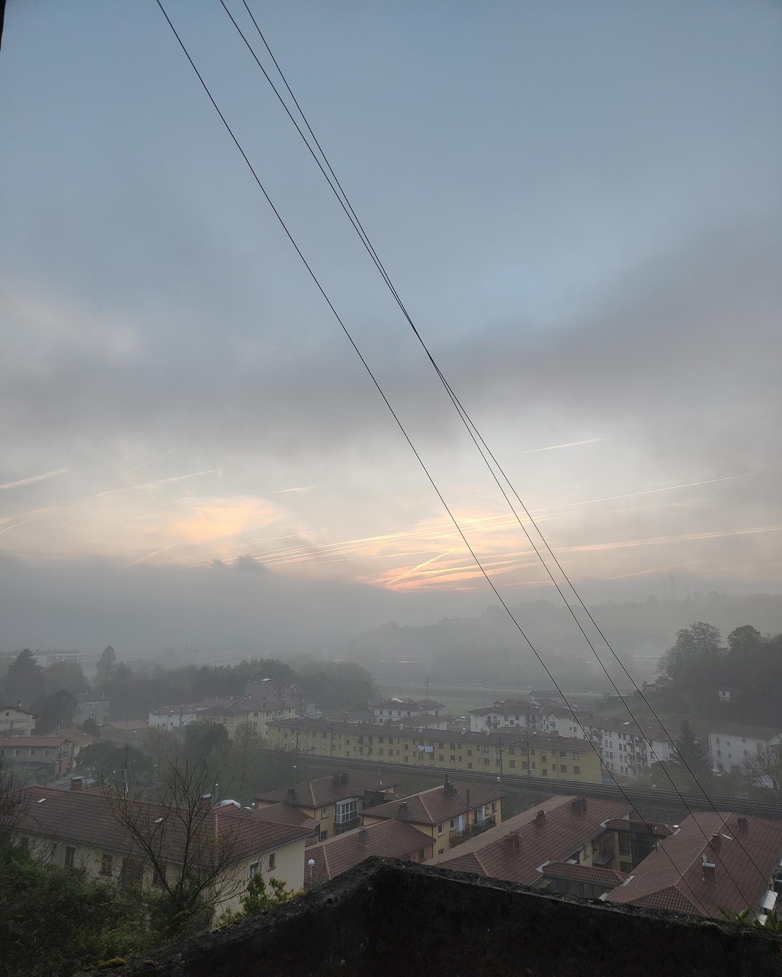 Goizean behe lainoa, eguzkiaren atariko