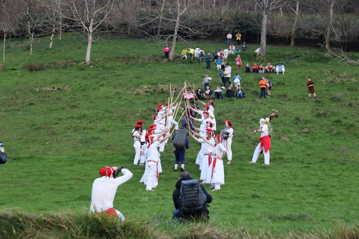 Zahagi dantza egingo dute Goizuetan, Inauteriei errematea jartzeko